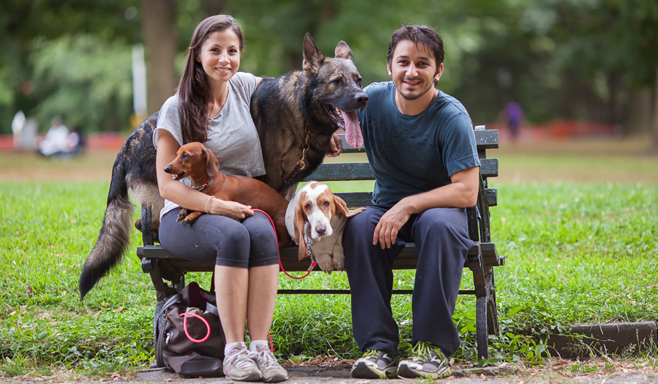 Ovidiu and Jennifer with their 3 dogs: Azzy, Emma and Ollie